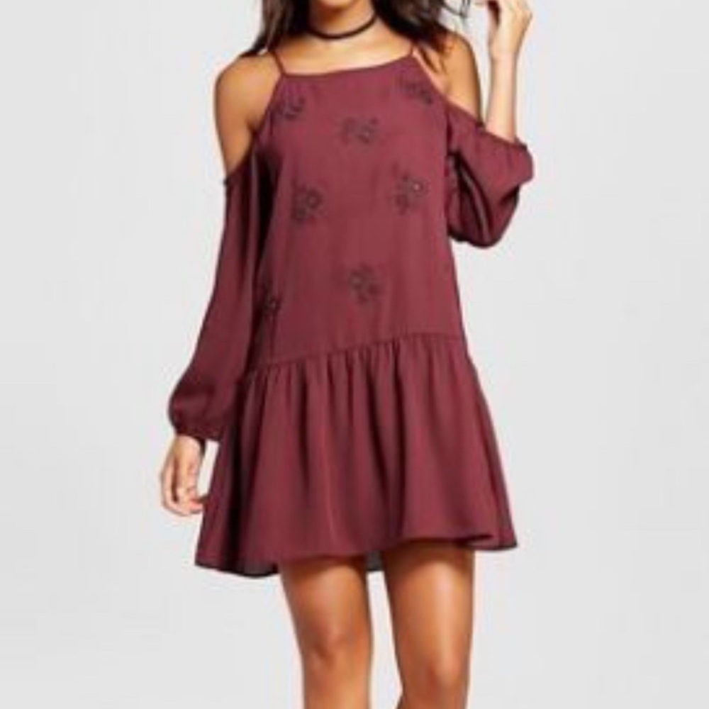 Xhilararion Cold Shoulder Dress